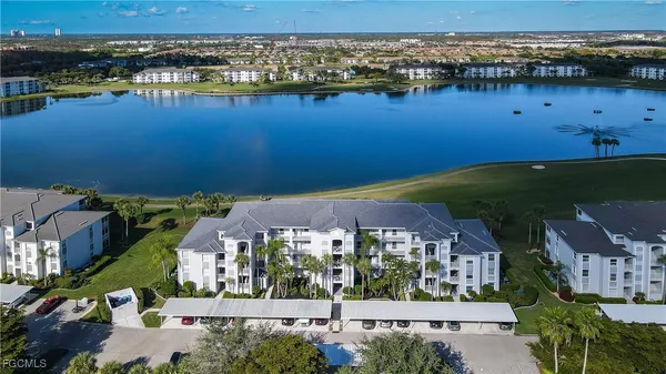Property Slideshow image 3 of 27 | 10460 washingtonia palm way 1313, Fort Myers, FL, 33966