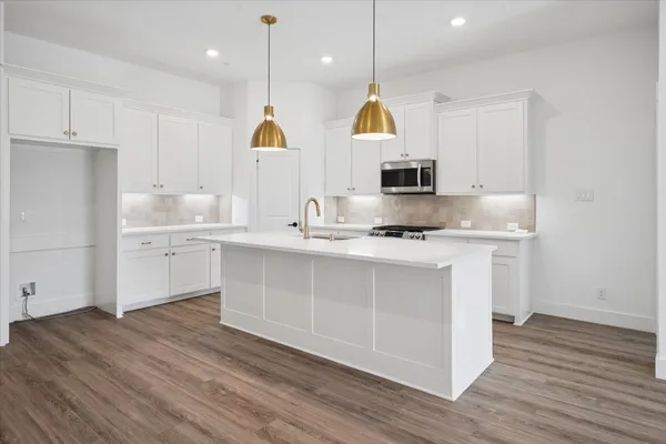 Property Slideshow image 2 of 32 | 613 cloverleaf dr, Wylie, TX, 75098