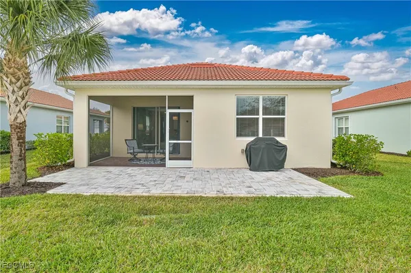 Property Slideshow image 3 of 40 | 2094 summersweet dr, Alva, FL, 33920