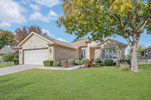 Property Slideshow image 2 of 30 | 11316 southerland dr, Denton, TX, 76207