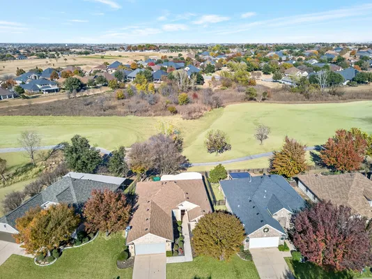 Property Slideshow image 3 of 30 | 11316 southerland dr, Denton, TX, 76207