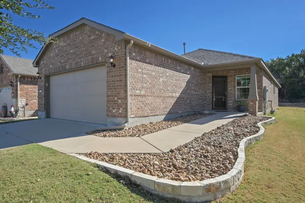 Property Slideshow image 3 of 39 | 225 hobby st, Georgetown, TX, 78633