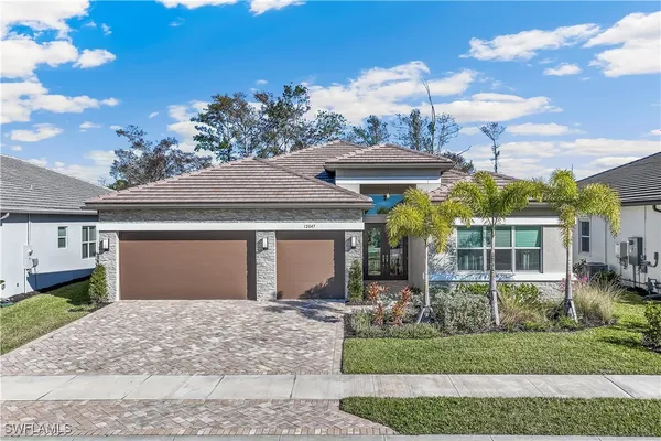 Property Slideshow image 2 of 41 | 12047 oleander ave, Naples, FL, 34120