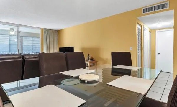 Property Slideshow image 3 of 23 | 1024 se 3rd ave 304, Dania Beach, FL, 33004