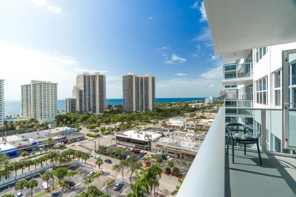 Property Slideshow image 3 of 46 | 3333 ne 34th st 1512a, Fort Lauderdale, FL, 33308