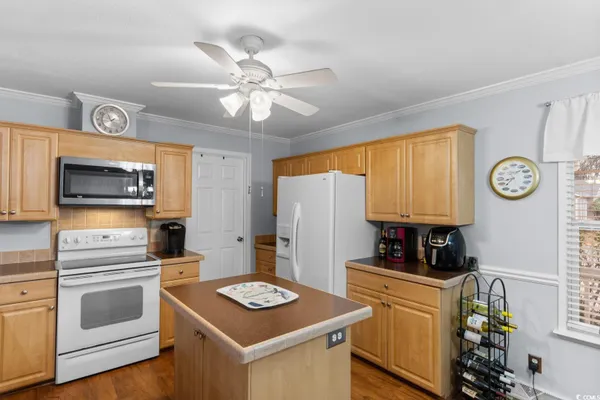 Property Slideshow image 3 of 36 | 240 wellspring dr, Conway, SC, 29526