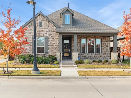 Property Slideshow image 2 of 30 | 4800 cypress thorn dr, Arlington, TX, 76005