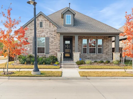 Property Slideshow image 2 of 30 | 4800 cypress thorn dr, Arlington, TX, 76005