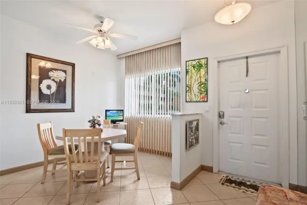 Property Slideshow image 3 of 26 | 7623 southampton ter 204, Tamarac, FL, 33321