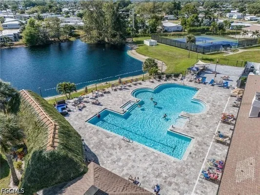Property Slideshow image 2 of 29 | 133 belle isle cir, Naples, FL, 34112