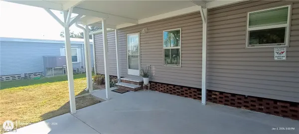 Property Slideshow image 3 of 25 | 133 belle isle cir, Naples, FL, 34112