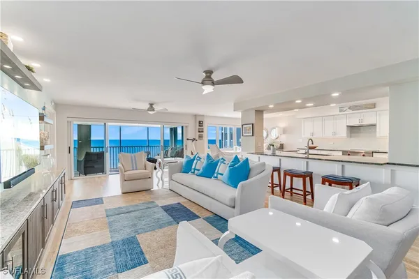 Property Slideshow image 2 of 35 | 2919 gulf shore blvd 501, Naples, FL, 34103