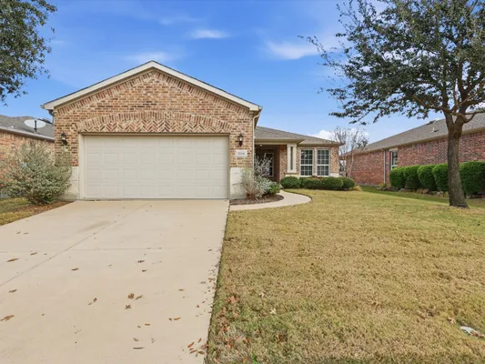 Property Slideshow image 2 of 32 | 7034 deacon dr, Frisco, TX, 75036