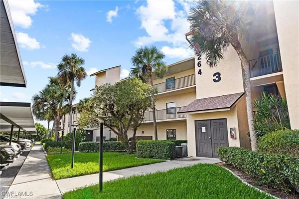 Property Slideshow image 2 of 35 | 13264 white marsh ln 3328, Fort Myers, FL, 33912