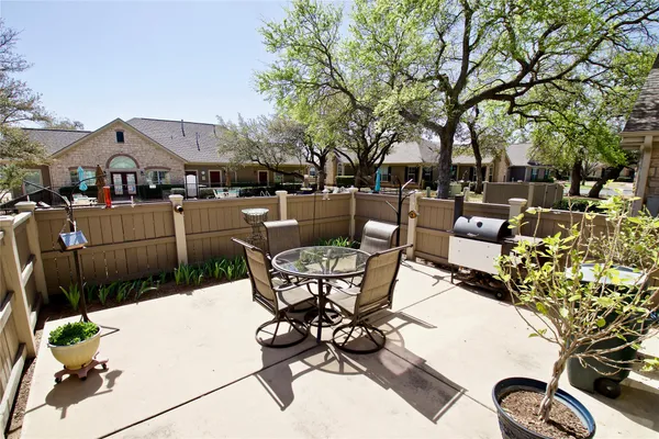 Property Slideshow image 3 of 40 | 30 wildwood dr 223, Georgetown, TX, 78633