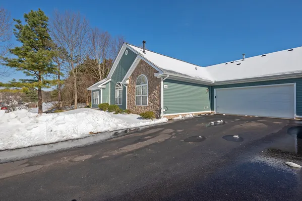 Property Slideshow image 2 of 42 | 2524 wanstead ct, Henrico, VA, 23238