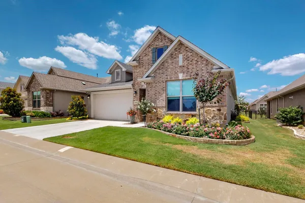 Property Slideshow image 2 of 40 | 9604 creekwood dr, Denton, TX, 76207