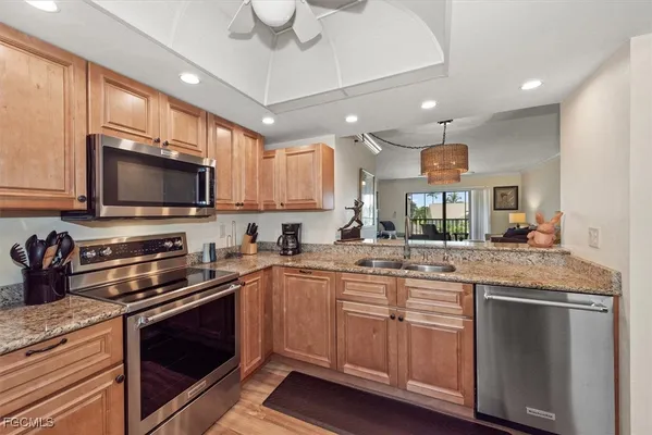 Property Slideshow image 3 of 34 | 11540 caravel cir 3012, Fort Myers, FL, 33908