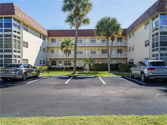 Property Slideshow image 3 of 34 | 5400 highway a1a d18, Vero Beach, FL, 32963