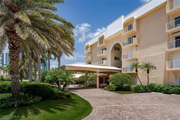 Property Slideshow image 2 of 17 | 3450 gulf shore blvd 206, Naples, FL, 34103