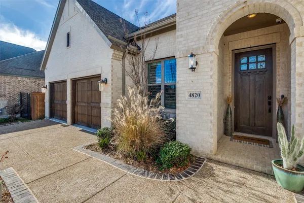 Property Slideshow image 3 of 40 | 4820 blackhawk green ct, Arlington, TX, 76005