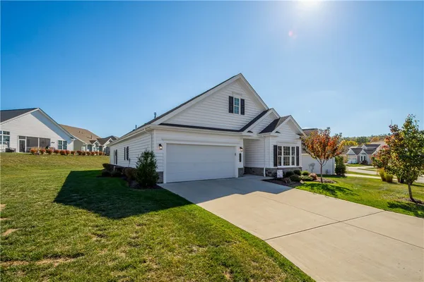 Property Slideshow image 2 of 50 | 152 liberty blvd, Canonsburg, PA, 15317