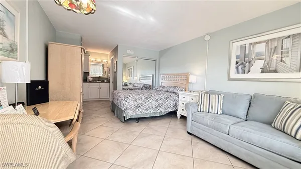 Property Slideshow image 3 of 19 | 2555 tamiami trl 256, Naples, FL, 34103