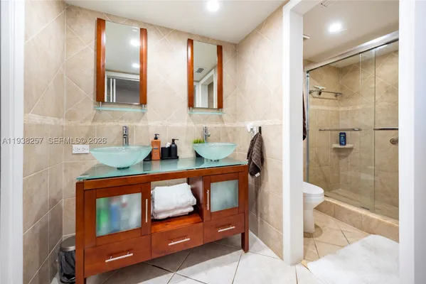 Property Slideshow image 2 of 25 | 4975 e sabal palm blvd 309, Tamarac, FL, 33319