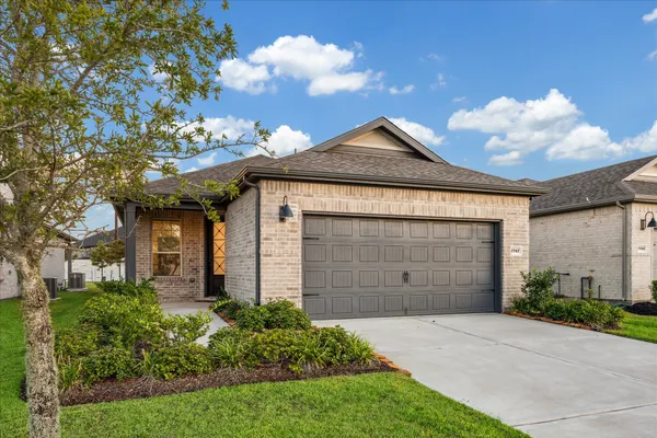 Property Slideshow image 3 of 32 | 7747 rolling stone dr, Fulshear, TX, 77441