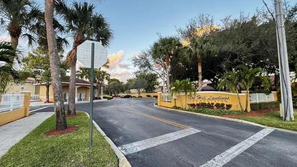 Property Slideshow image 2 of 12 | 9905 westwood dr 34-3, Tamarac, FL, 33321