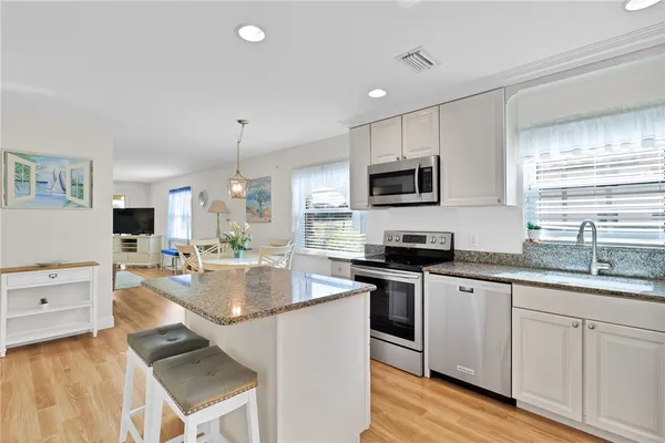 Property Slideshow image 3 of 36 | 40 vista gardens trl 101, Vero Beach, FL, 32962