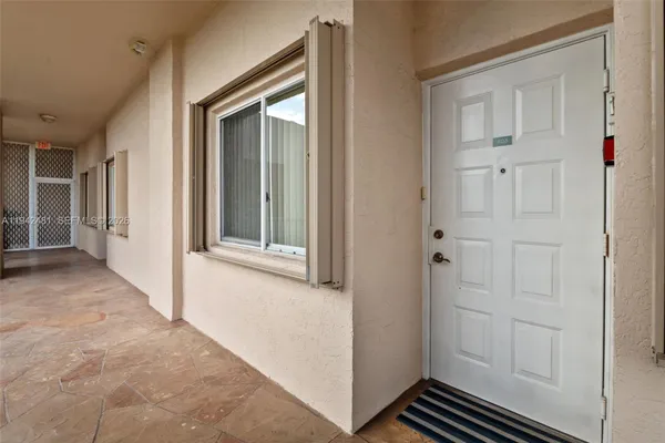 Property Slideshow image 2 of 27 | 9587 weldon cir b403, Tamarac, FL, 33321