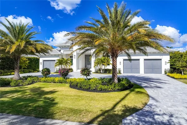 Property Slideshow image 3 of 49 | 375 bow line dr, Naples, FL, 34103