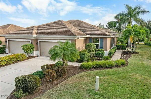 Property Slideshow image 2 of 50 | 10695 camarelle cir, Fort Myers, FL, 33913