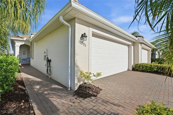 Property Slideshow image 3 of 38 | 10293 prato dr, Fort Myers, FL, 33913