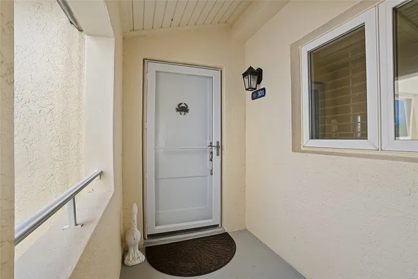 Property Slideshow image 2 of 34 | 5075 harmony cir 301, Vero Beach, FL, 32967