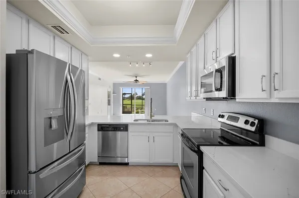 Property Slideshow image 3 of 50 | 10316 heritage bay blvd 2712, Naples, FL, 34120