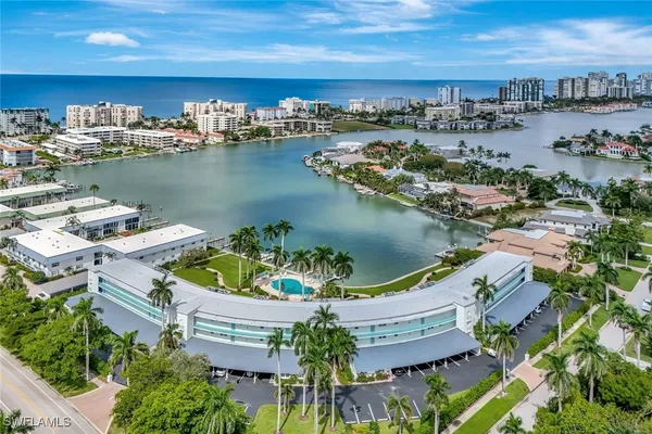 Property Slideshow image 3 of 44 | 383 harbour dr 304, Naples, FL, 34103