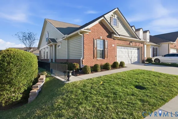 Property Slideshow image 3 of 48 | 6811 southwalk hts, Moseley, VA, 23120