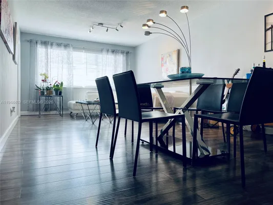 Property Slideshow image 2 of 22 | 2300 park ln 201, Hollywood, FL, 33021