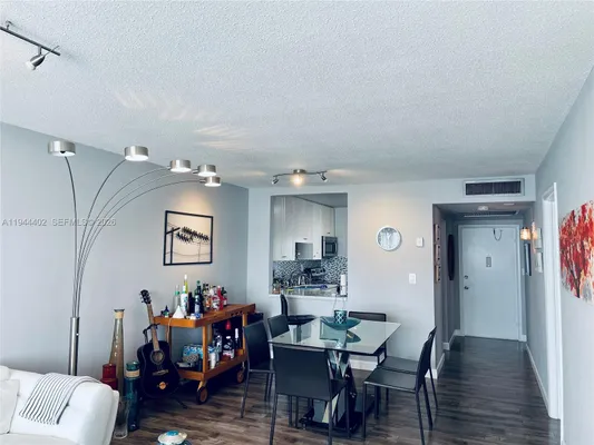 Property Slideshow image 3 of 22 | 2300 park ln apt 201, Hollywood, FL, 33021