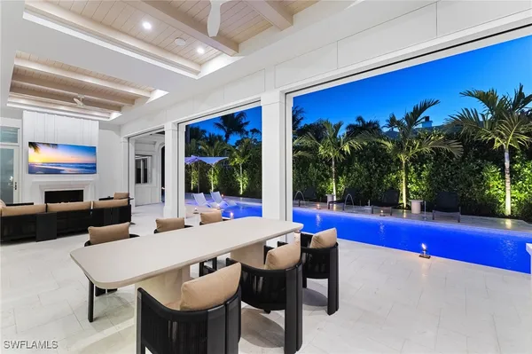 Property Slideshow image 2 of 16 | 660 wedge dr, Naples, FL, 34103