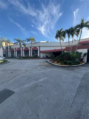 Property Slideshow image 2 of 18 | 8900 washington blvd 402, Pembroke Pines, FL, 33025