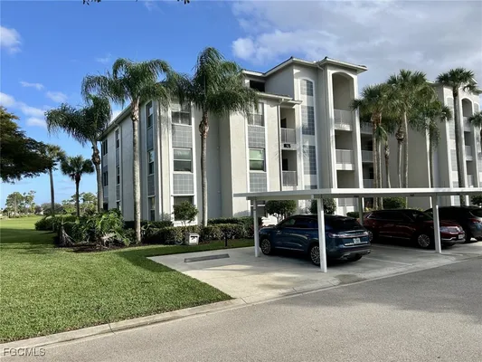 Property Slideshow image 2 of 50 | 10275 bismark palm way 1111, Fort Myers, FL, 33966
