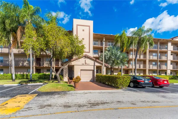 Property Slideshow image 2 of 28 | 13105 sw 16th ct 101l, Pembroke Pines, FL, 33027
