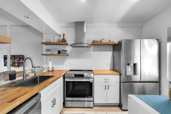 Property Slideshow image 3 of 28 | 4801 martinique pl d2, Coconut Creek, FL, 33066