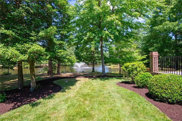 Property Slideshow image 2 of 46 | 2809 middle woodland close, Williamsburg, VA, 23185