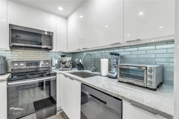 Property Slideshow image 3 of 33 | 1009 berkshire a # 1009, Deerfield Beach, FL, 33442