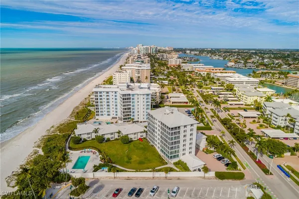 Property Slideshow image 2 of 31 | 2701 gulf shore blvd 5, Naples, FL, 34103