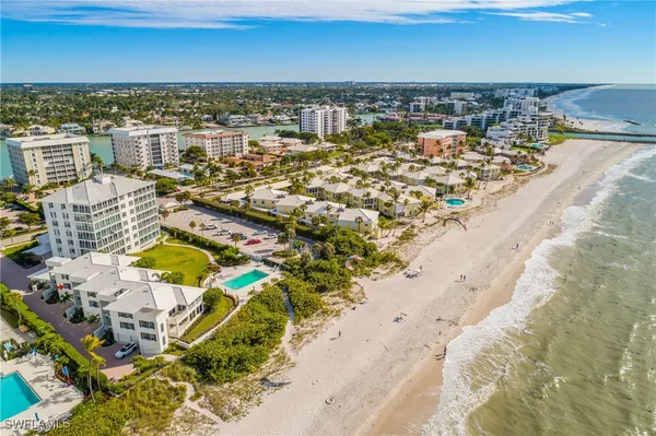 Property Slideshow image 3 of 31 | 2701 gulf shore blvd 5, Naples, FL, 34103